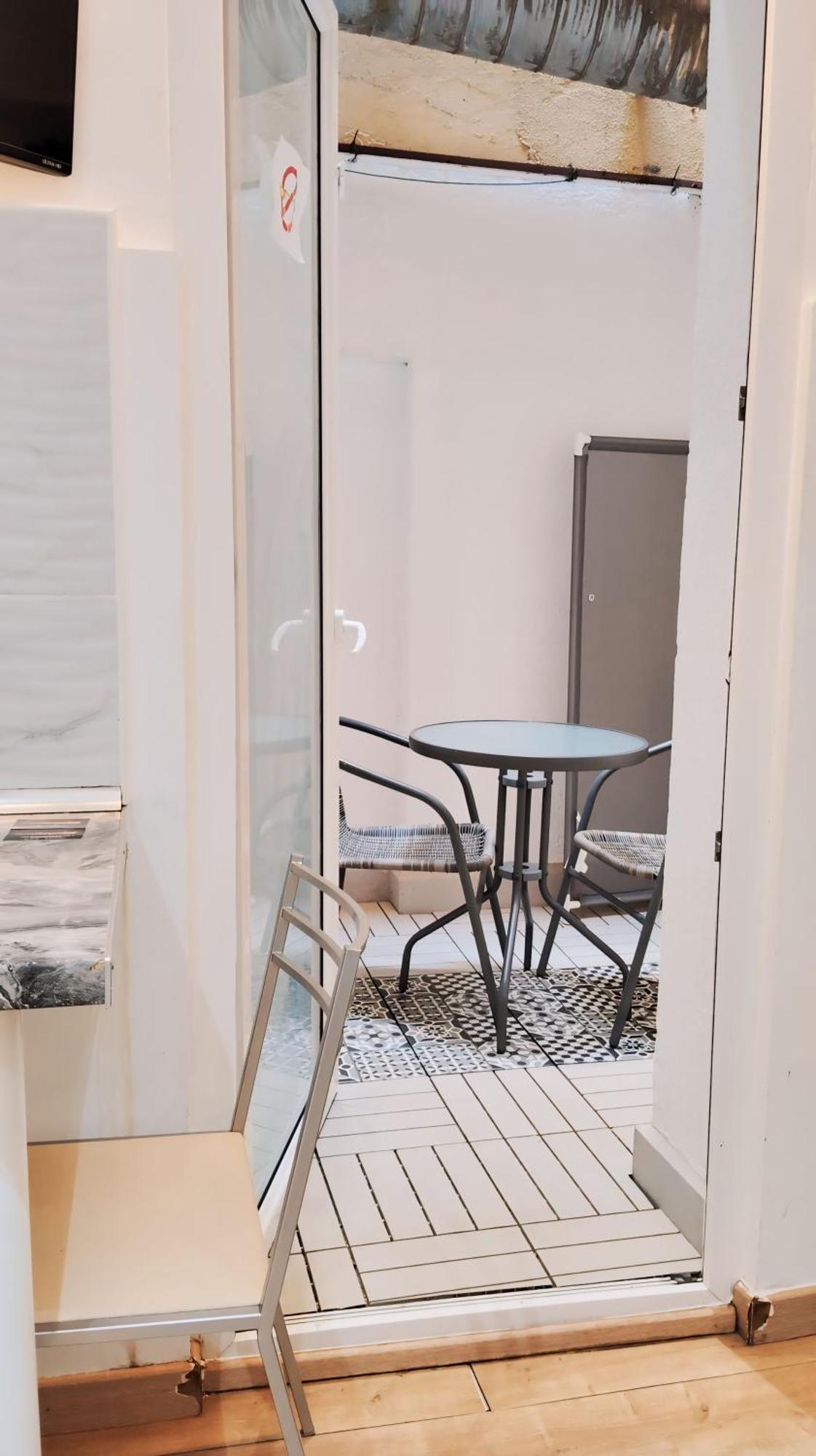 Centrico Apartamento Con Patio Madrid Ngoại thất bức ảnh
